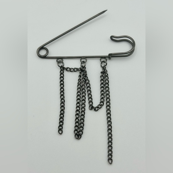 Large Black Metal Safety Pin Brooch with Hanging Chains - Picture 4 of 10